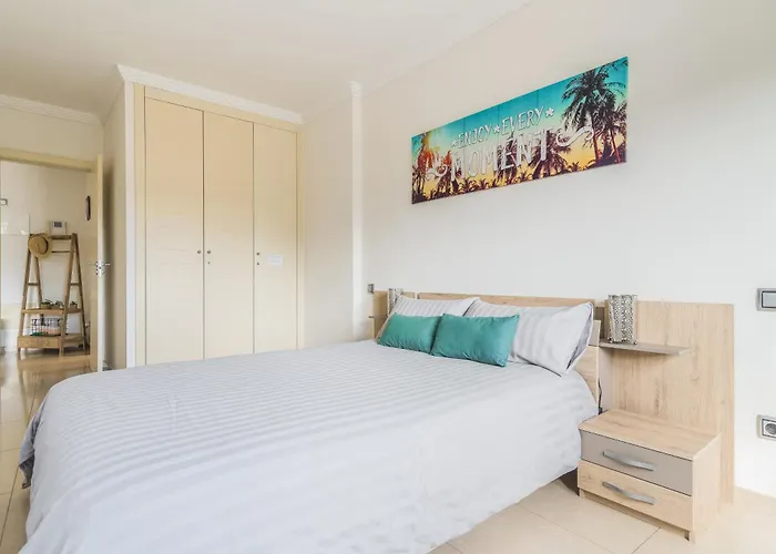 Home2book Urban Retreat & Shared Pool Palmas *